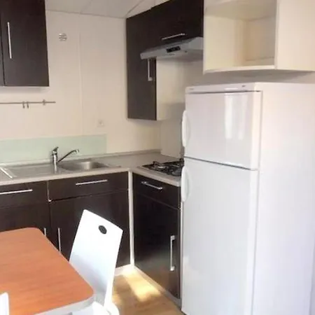 Mobil Pour 8 Personnes Avec Terrasse Accessible - Api-1-52-408 * Mialet (Gard)